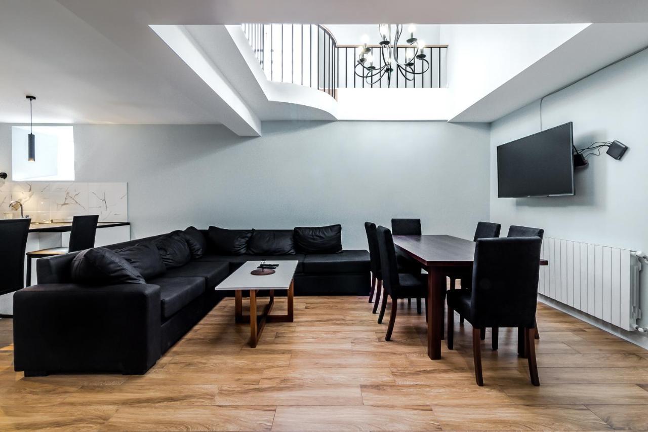 Modern Apartment In Old Tbilisi Luaran gambar
