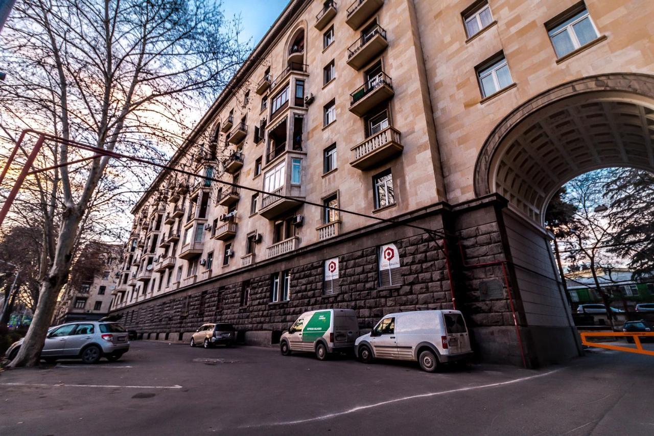 Modern Apartment In Old Tbilisi Luaran gambar