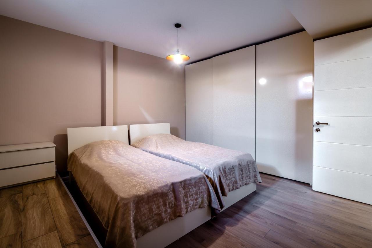 Modern Apartment In Old Tbilisi Luaran gambar