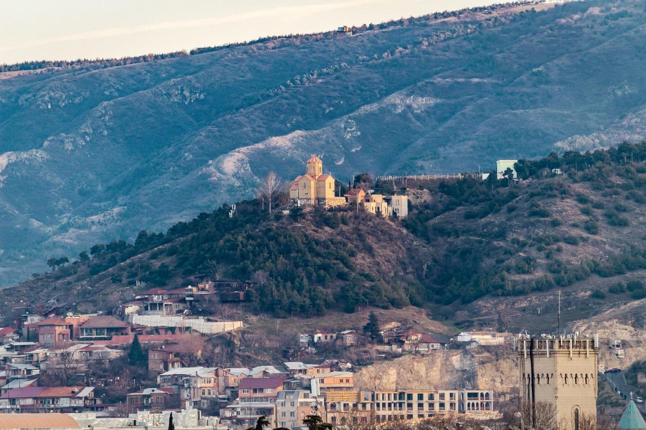 Modern Apartment In Old Tbilisi Luaran gambar