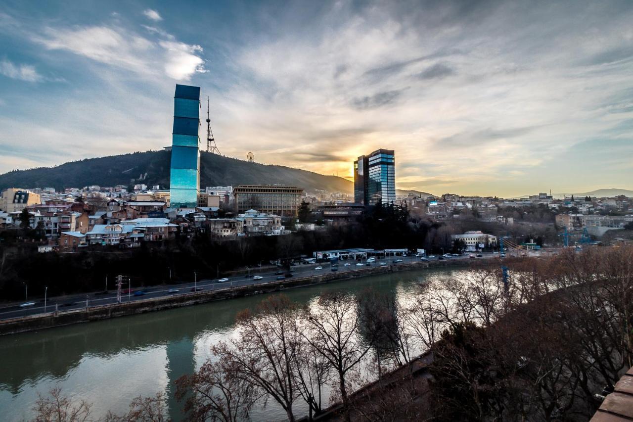 Modern Apartment In Old Tbilisi Luaran gambar